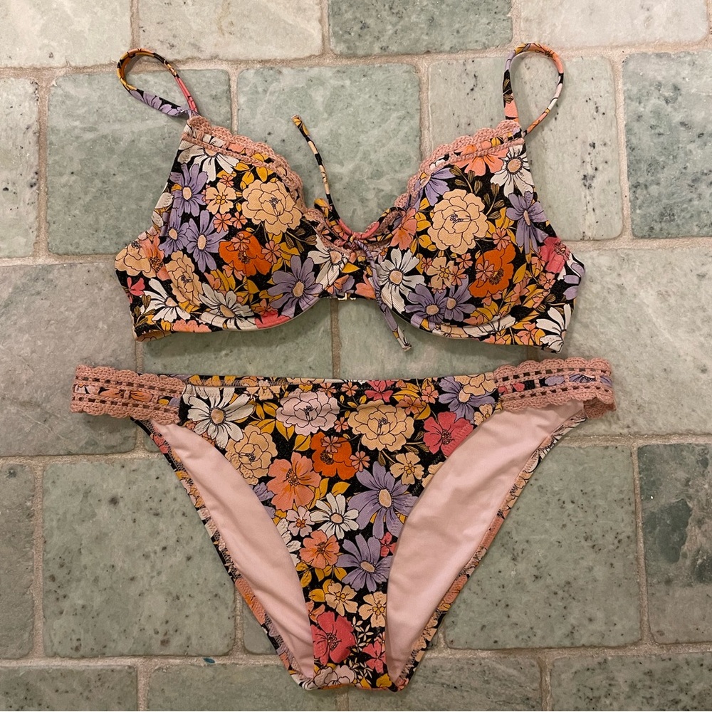 Bikini set!